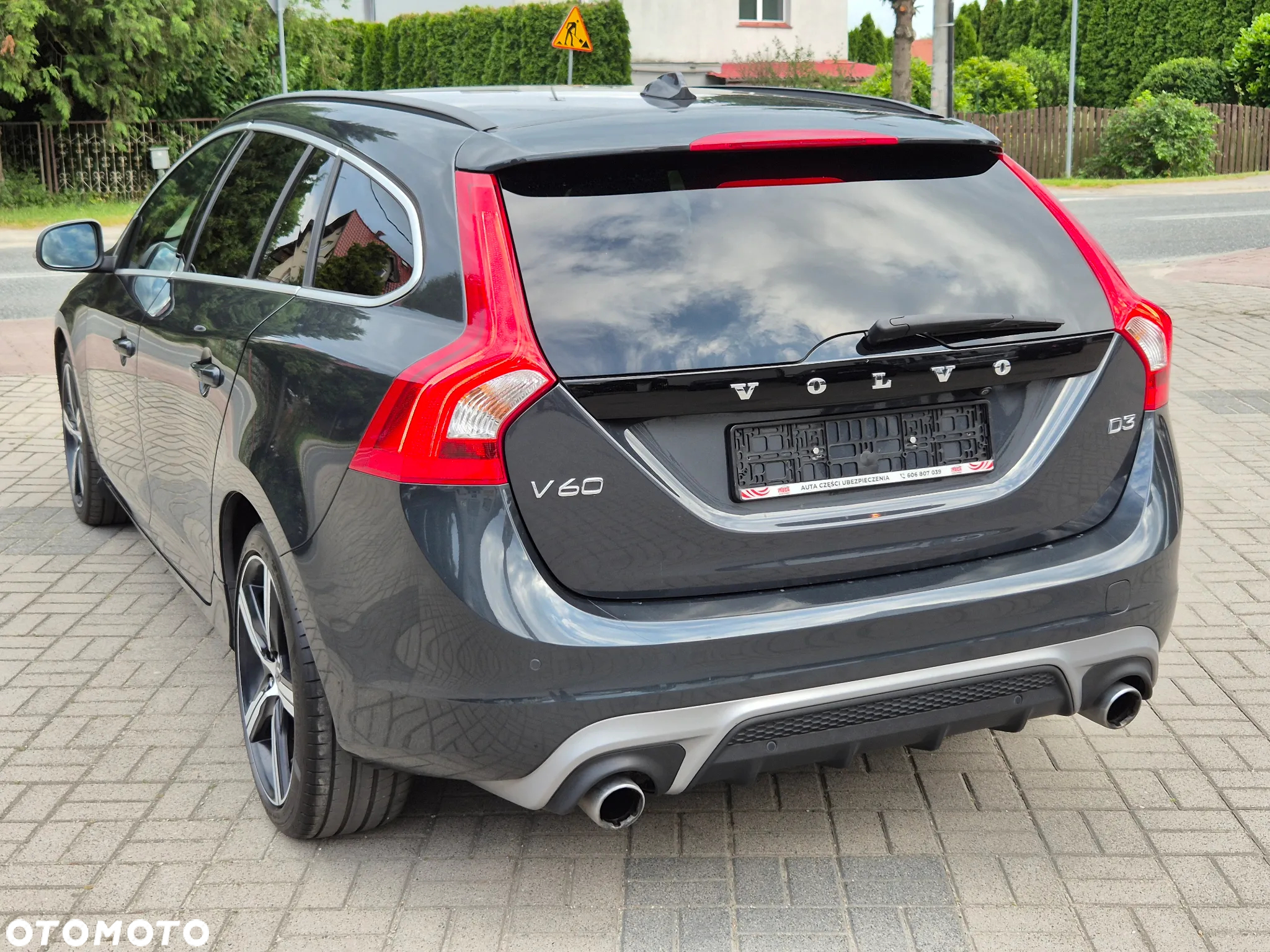 Volvo V60 D3 Drive-E R-Design Kinetic - 11