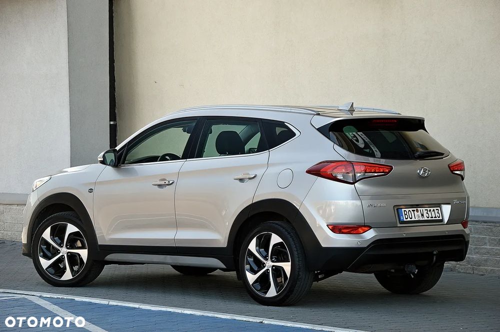 Hyundai Tucson blue 1.7 CRDi 2WD Intro Edition - 23