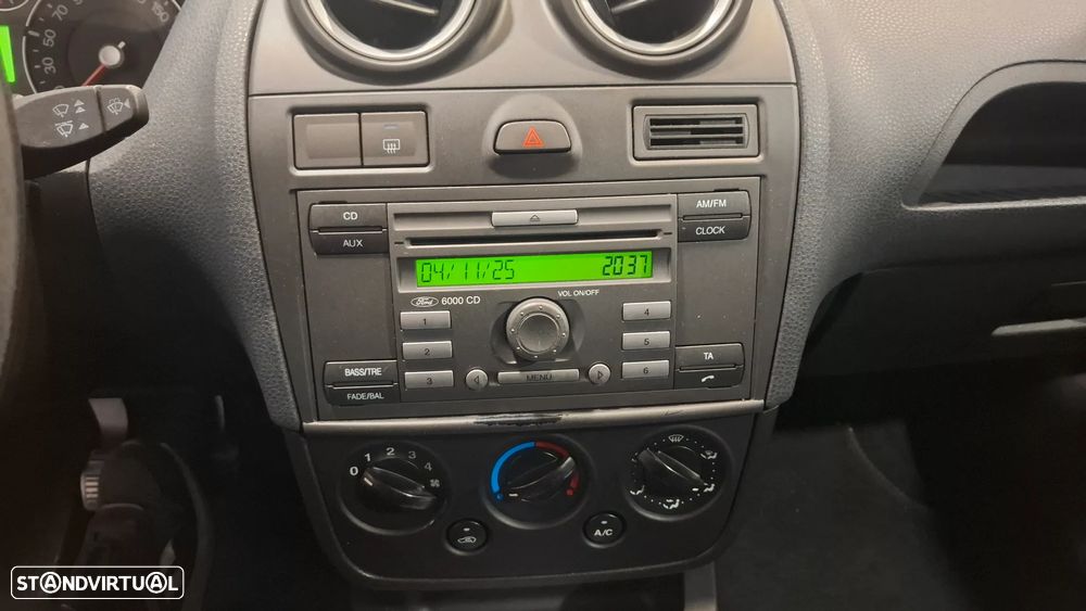 Ford Fiesta 1.4 TDCI Ghia - 10