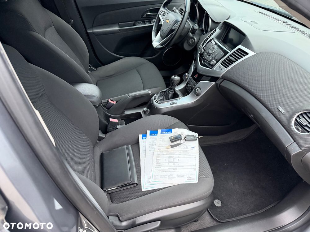 Chevrolet Cruze 1.7 LT - 14