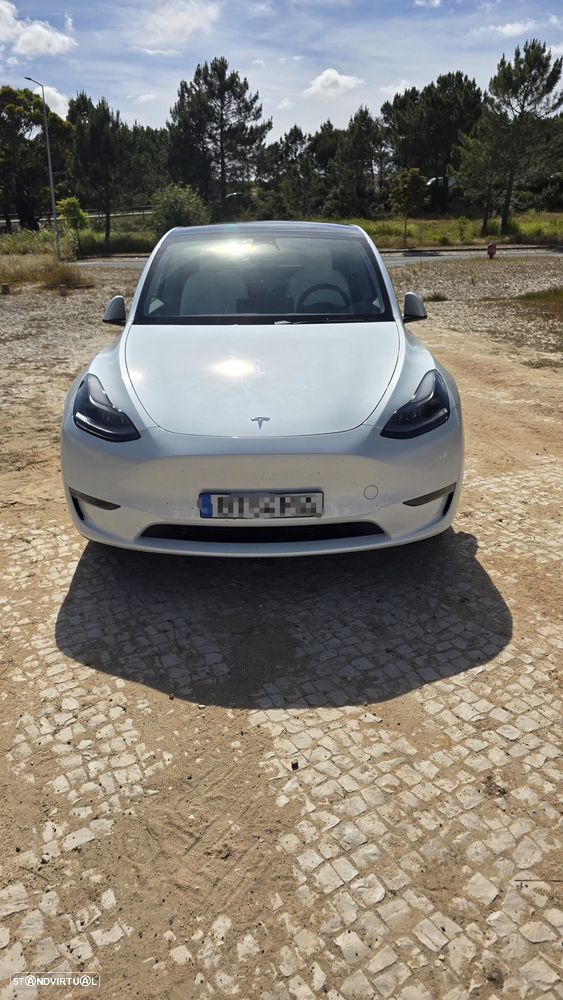 Tesla Model Y Performance Dual Motor AWD - 3