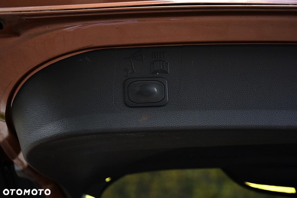 Ford Kuga 2.0 TDCi 2x4 Titanium - 5