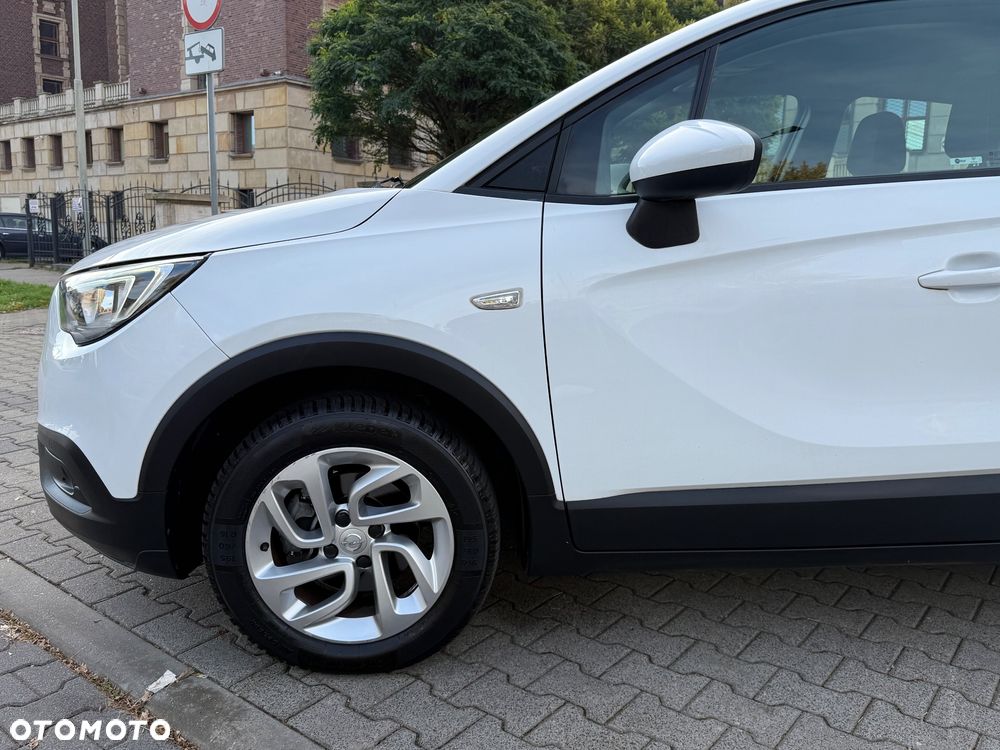 Opel Crossland X 1.2 T Design Line S&S - 18