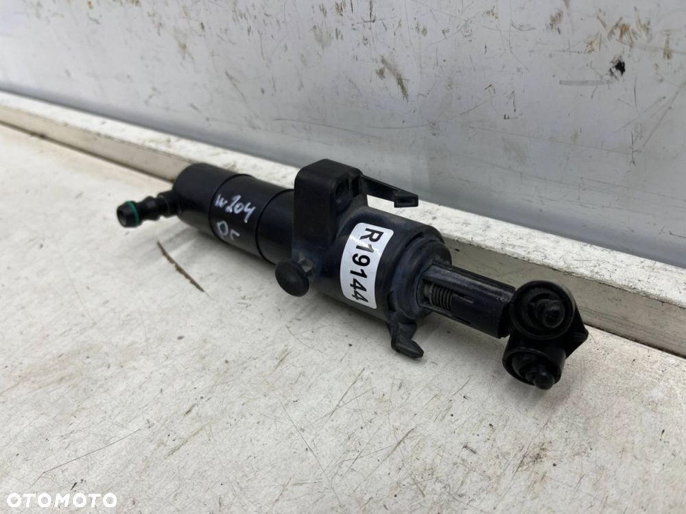 Dysza spryskiwaczy Mercedes w204 w212 07-16r. PRAWY spryskiwacz reflektora lampy prawej a2048600447 - 2