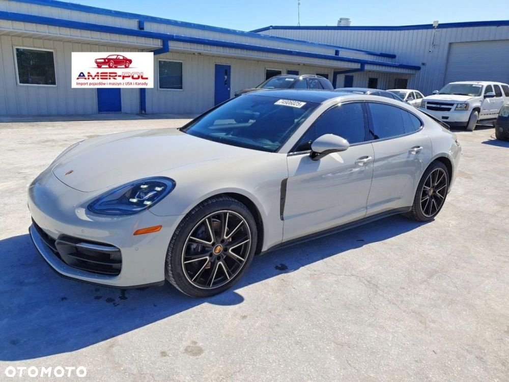 Porsche Panamera - 1
