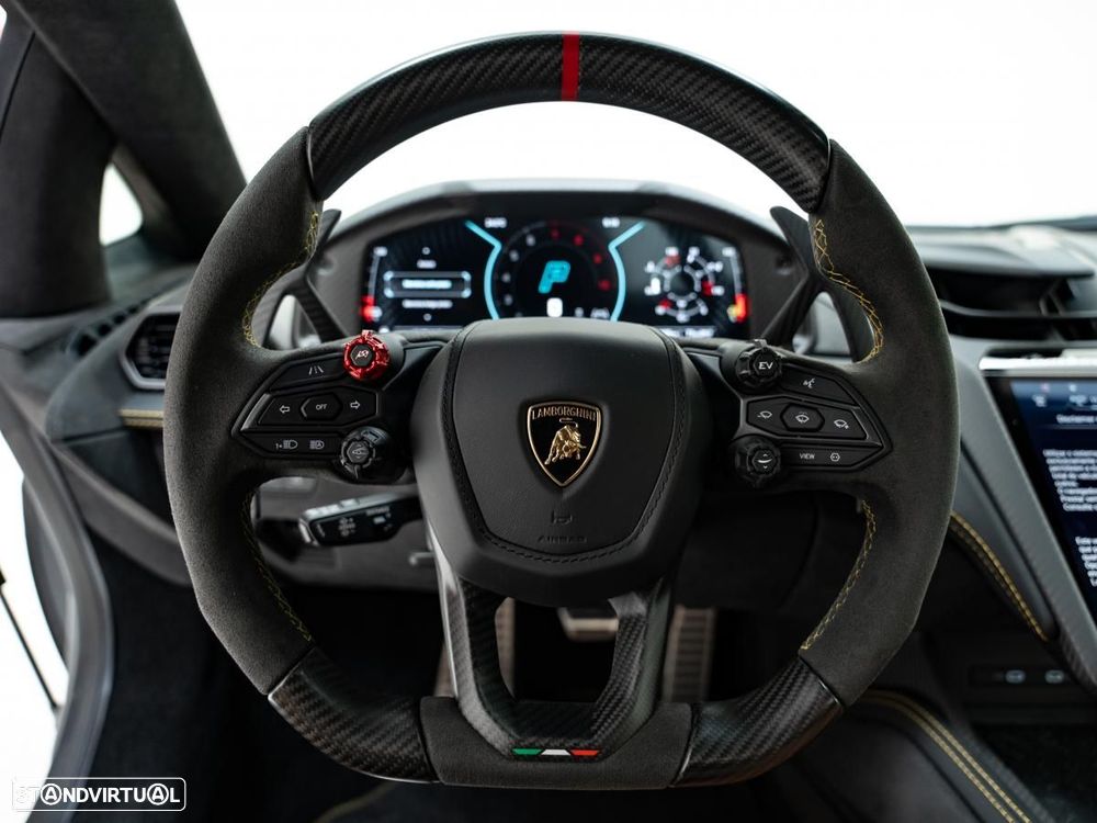Lamborghini Revuelto - 17