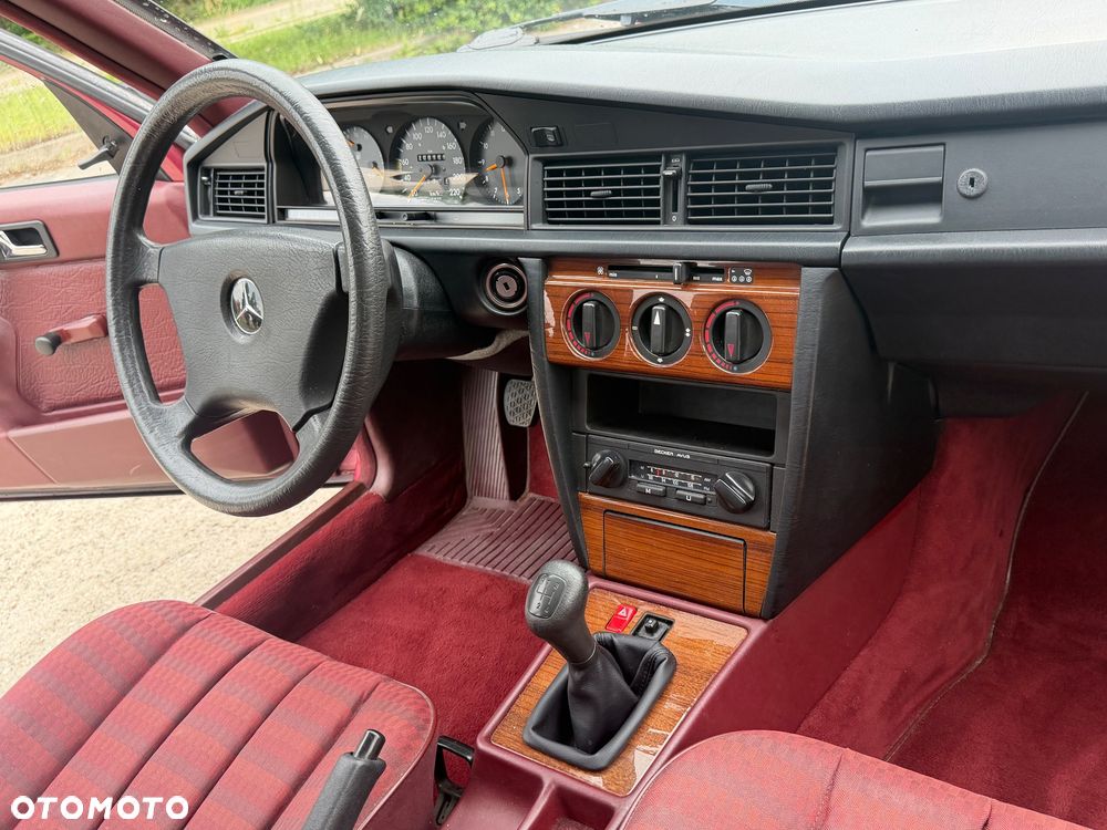 Mercedes-Benz W201 (190) - 14