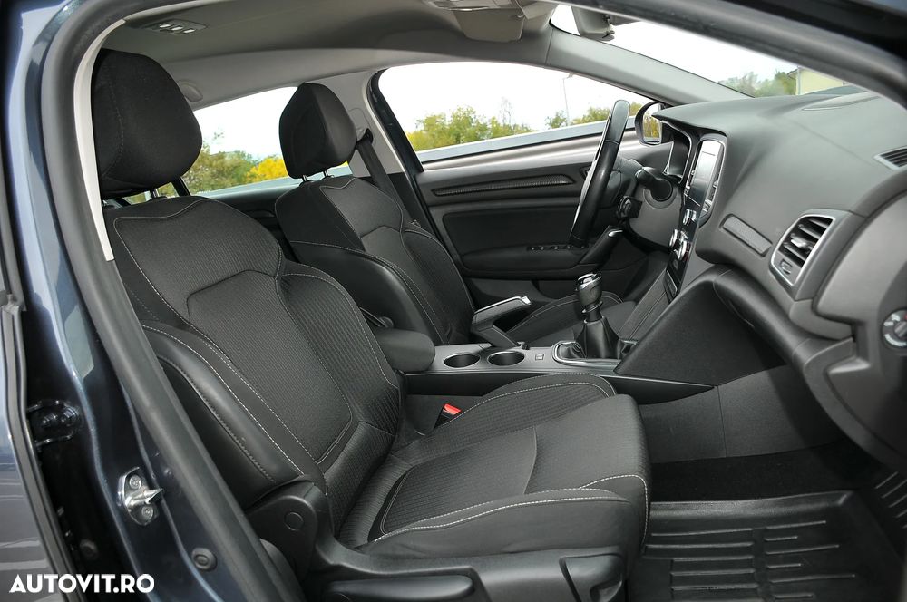 Renault Megane - 11