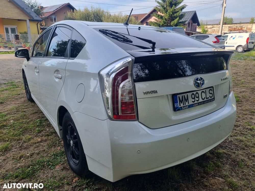 Toyota Prius (Hybrid) Executive - 5