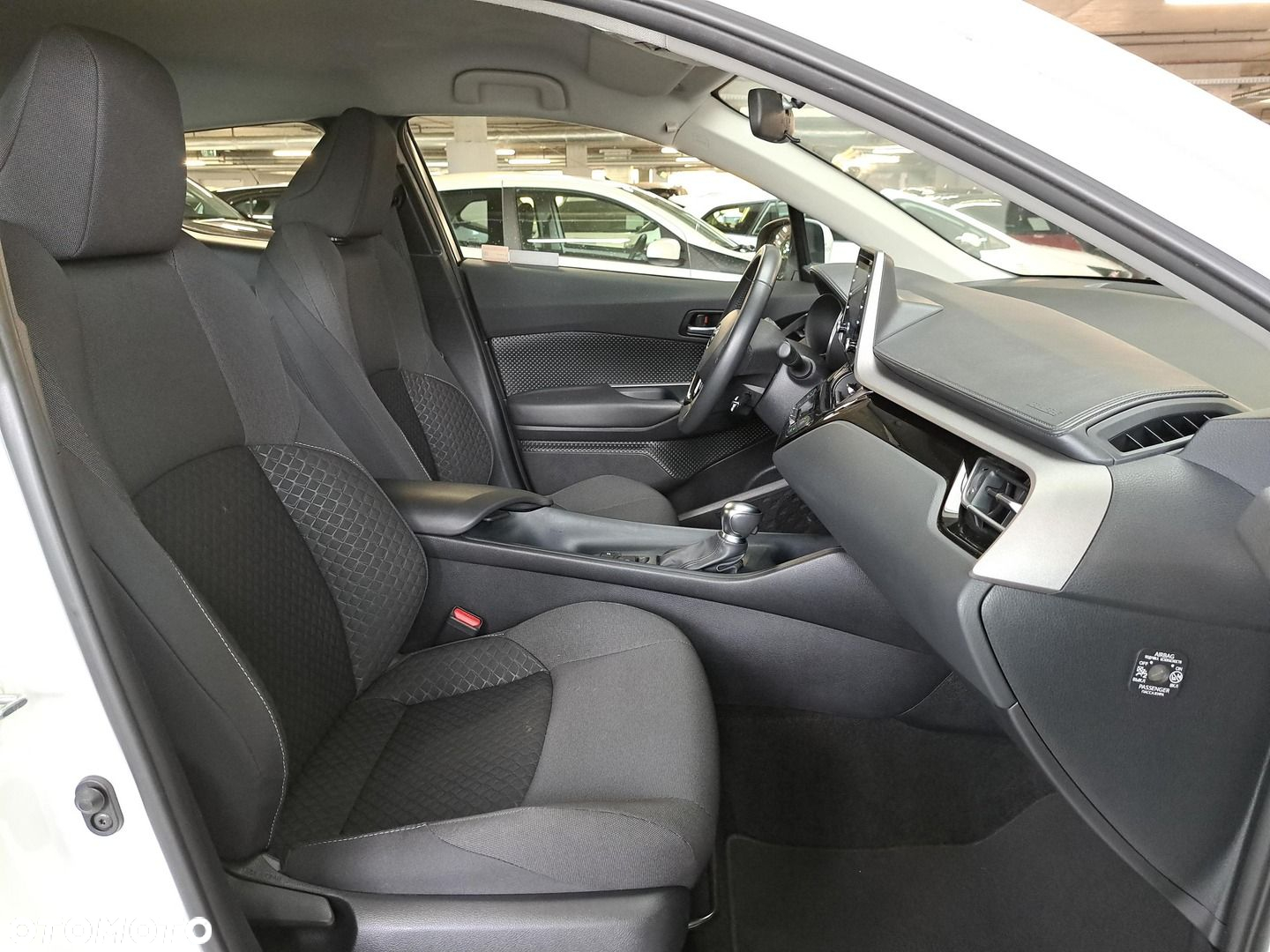 Toyota C-HR - 14