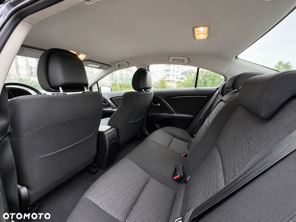 Toyota Avensis 2.0 D-4D Sol+NAVI - 8