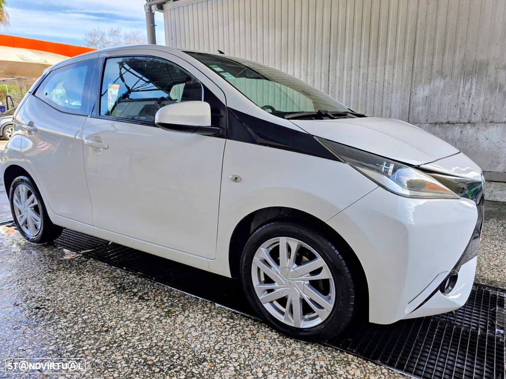 Toyota Aygo 1.0 X-Play Plus+X-Touch +TSS MM - 4