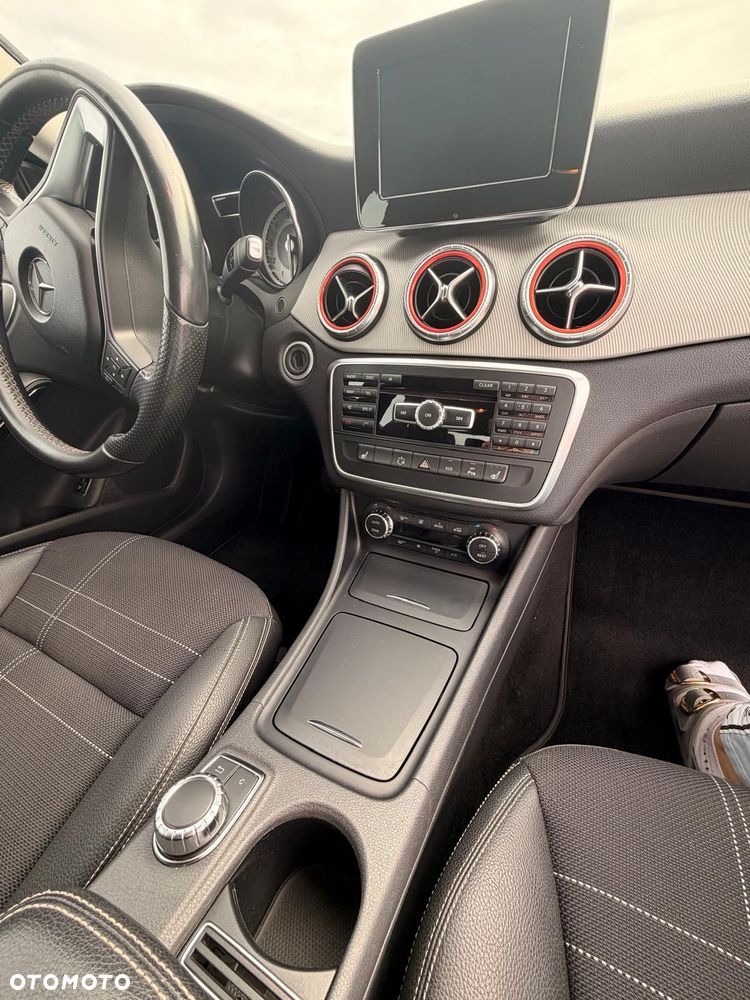 Mercedes-Benz CLA - 6