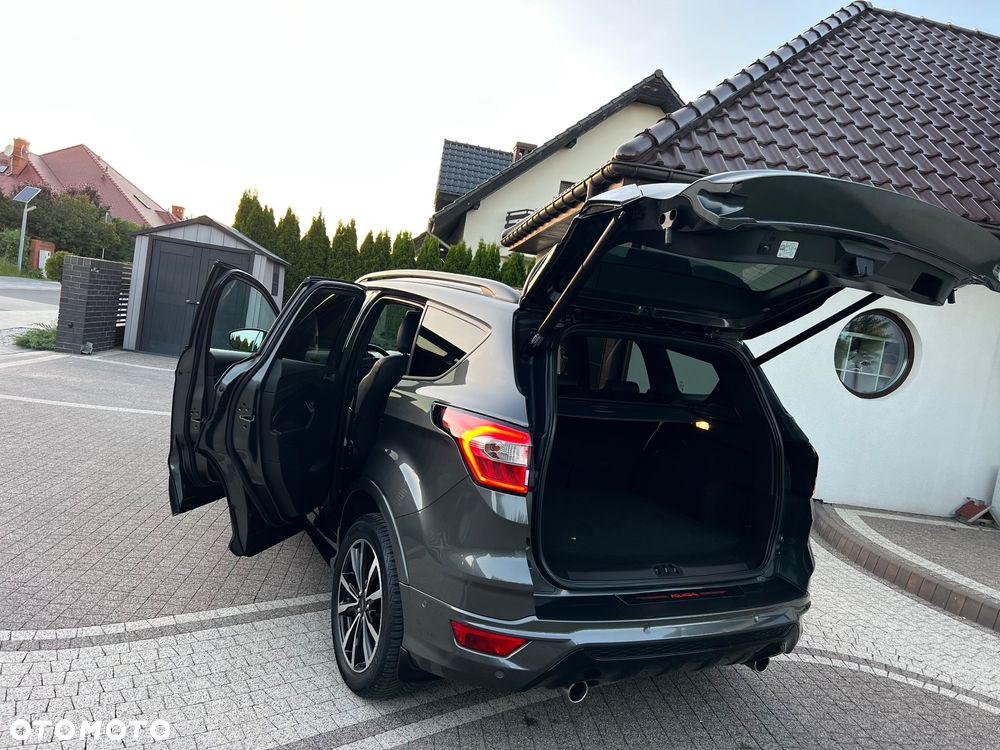 Ford Kuga - 37
