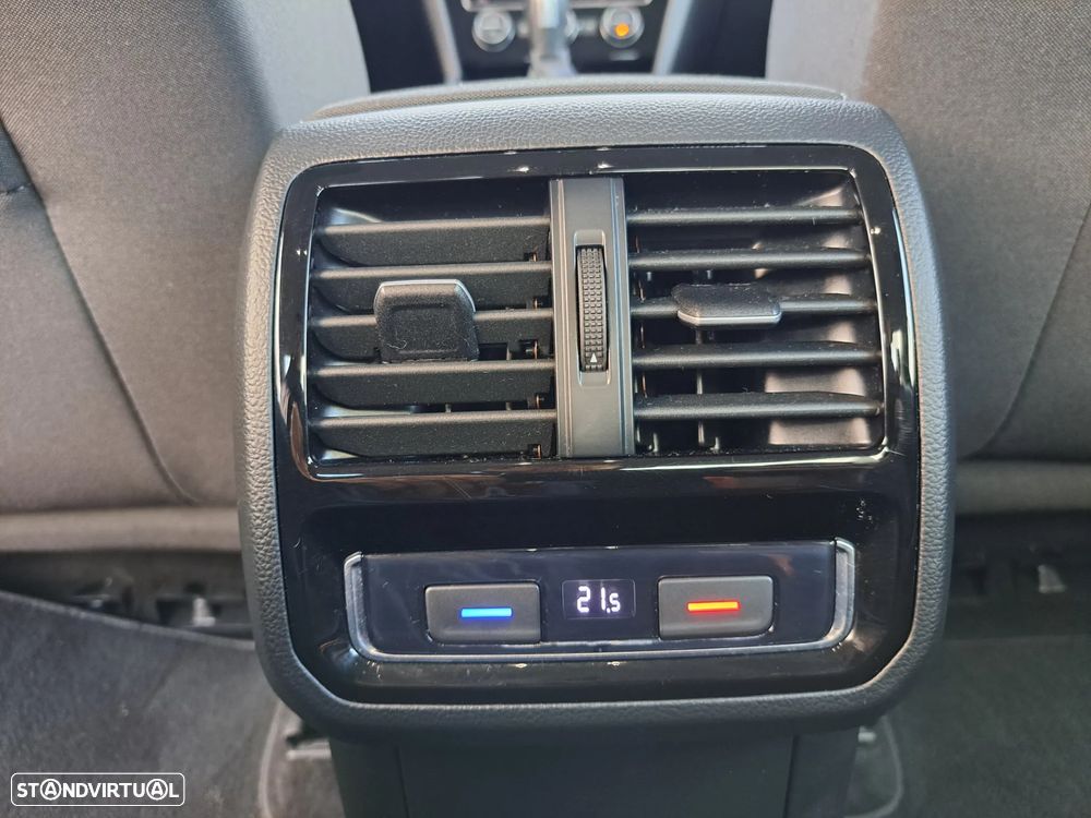 VW Passat 1.6 TDI Business DSG - 31