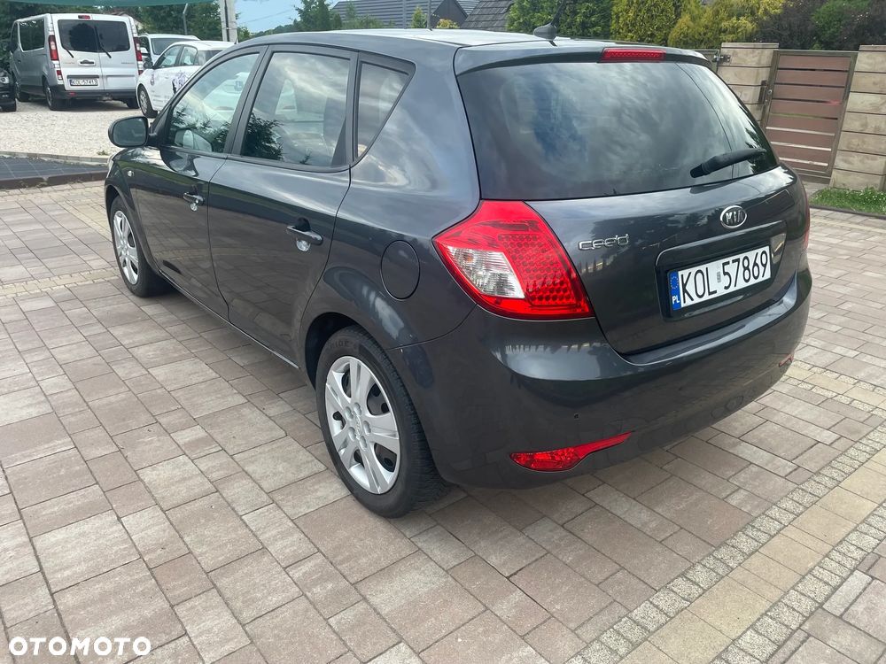 Kia Ceed 1.4 CVVT Spirit - 12