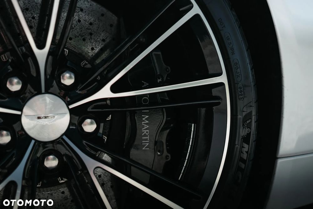 Aston Martin Vanquish Standard - 7