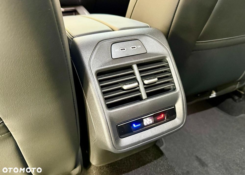 Volkswagen Passat - 16