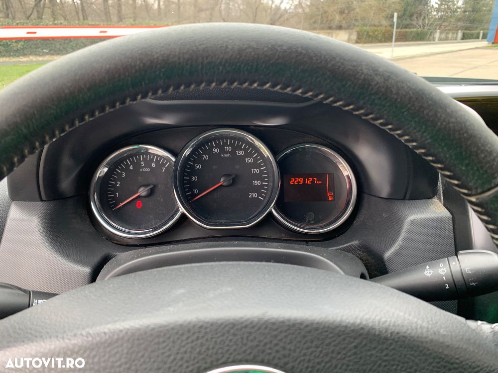 Dacia Duster dCi 110 FAP 4x4 Laureate - 8