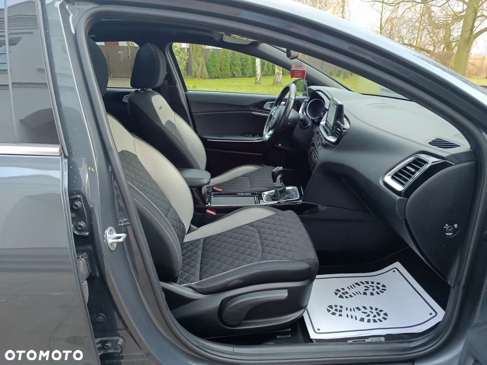 Kia ProCeed 1.6 CRDi GT Line - 32