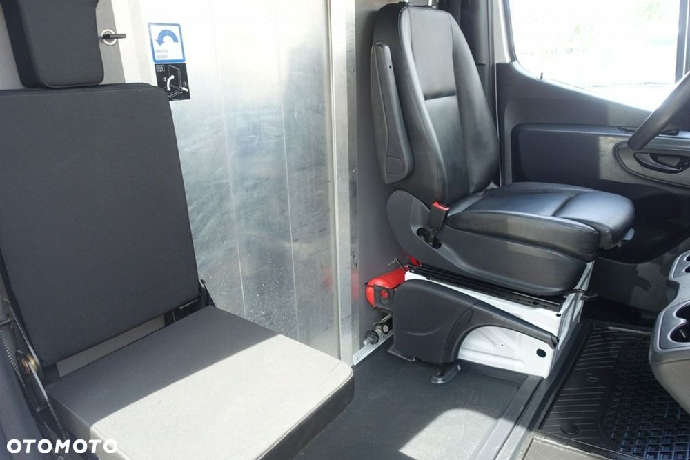 Mercedes-Benz Sprinter - 23