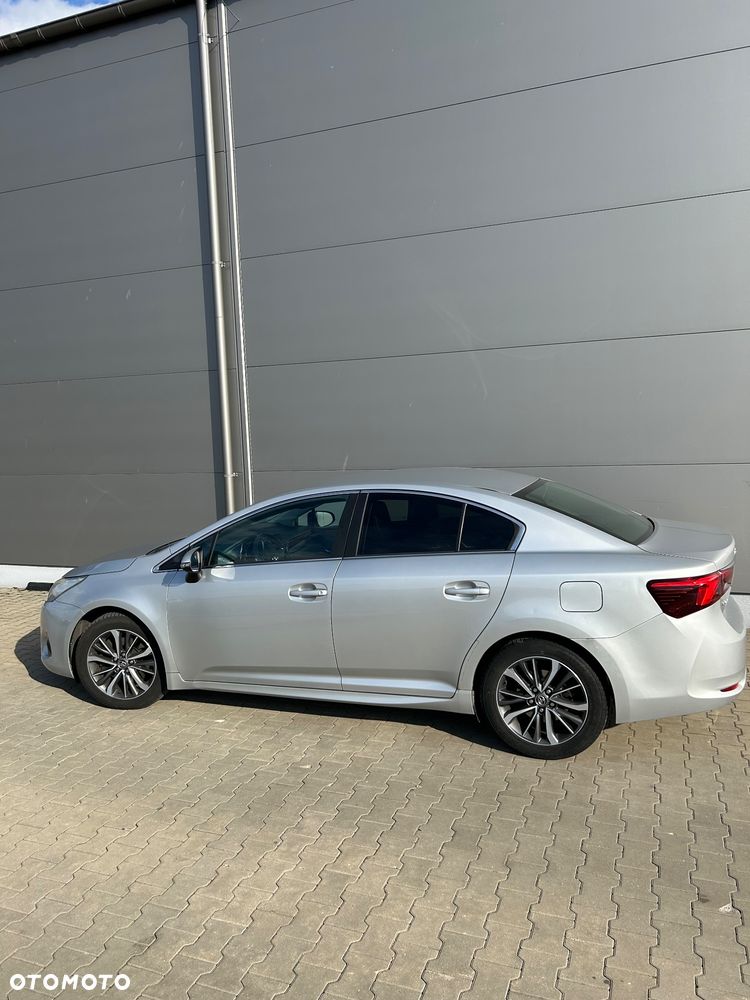 Toyota Avensis - 5