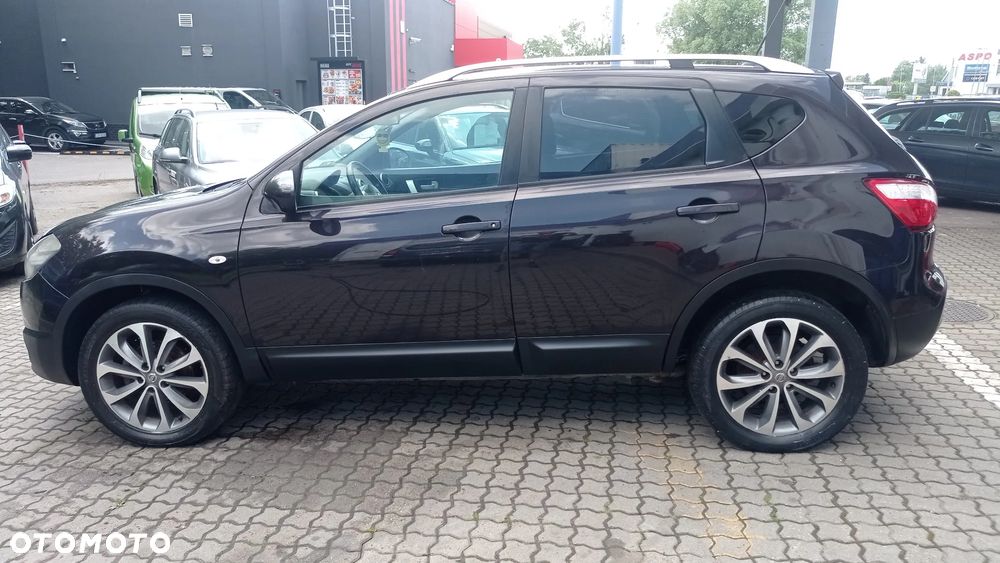 Nissan Qashqai 2.0 dCi DPF tekna - 9
