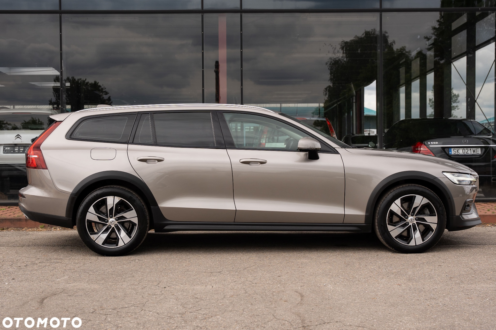 Volvo V60 Cross Country D4 AWD Geartronic Pro - 13