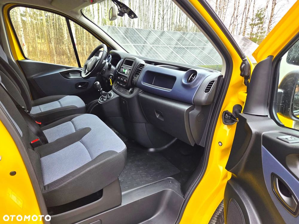 Opel Vivaro Trafic - 11