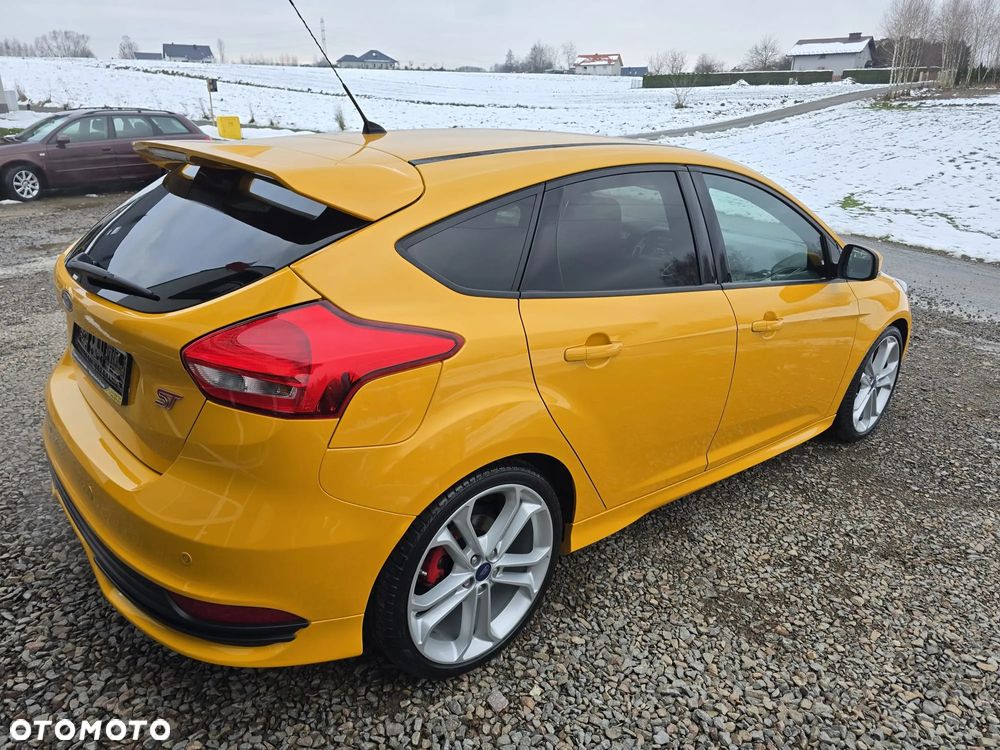 Ford Focus 2.0 EcoBoost ST mit Leder-Sport-Paket - 3