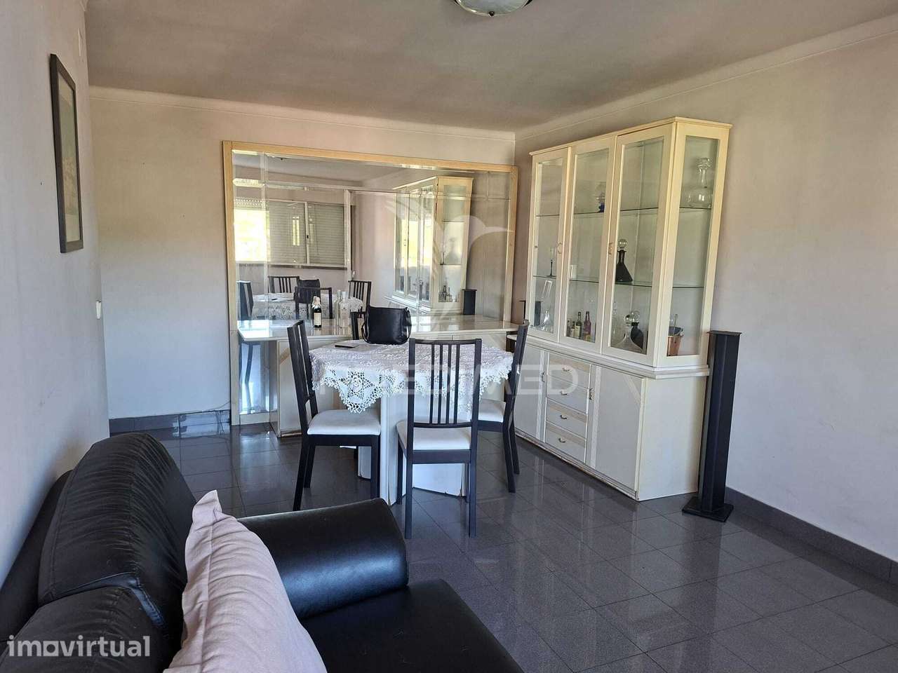Apartamento T2 Santo António dos Cavaleiros - Grande imagem: 2/21