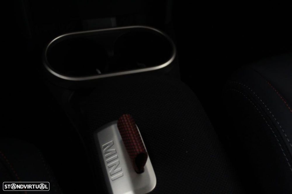 MINI 5 Portas Cooper Premium JCW Auto - 30