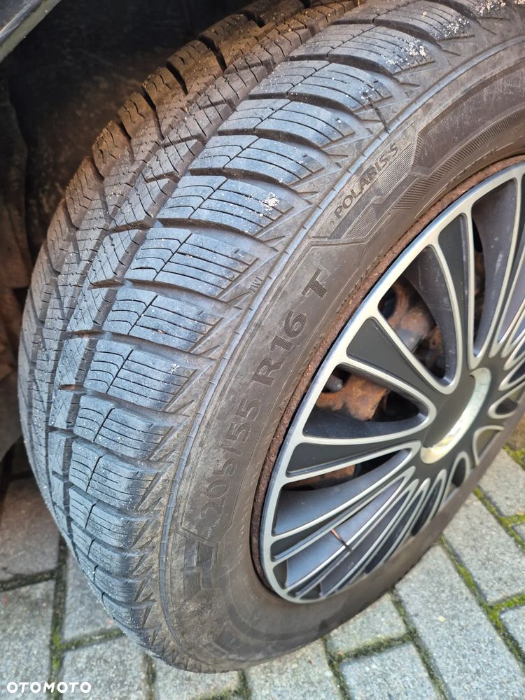 Toyota Corolla Verso 2.2 D-4D - 11