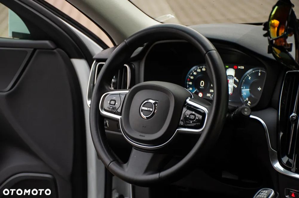 Volvo V60 D3 Momentum Core - 22