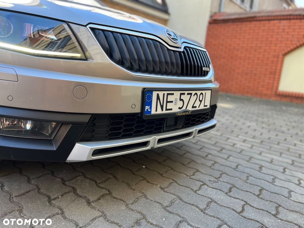 Skoda Octavia 2.0 TDI 4x4 Scout - 21