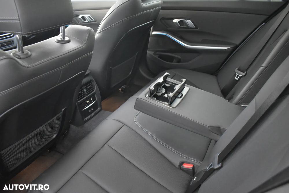 BMW Seria 3 320d xDrive AT MHEV - 23