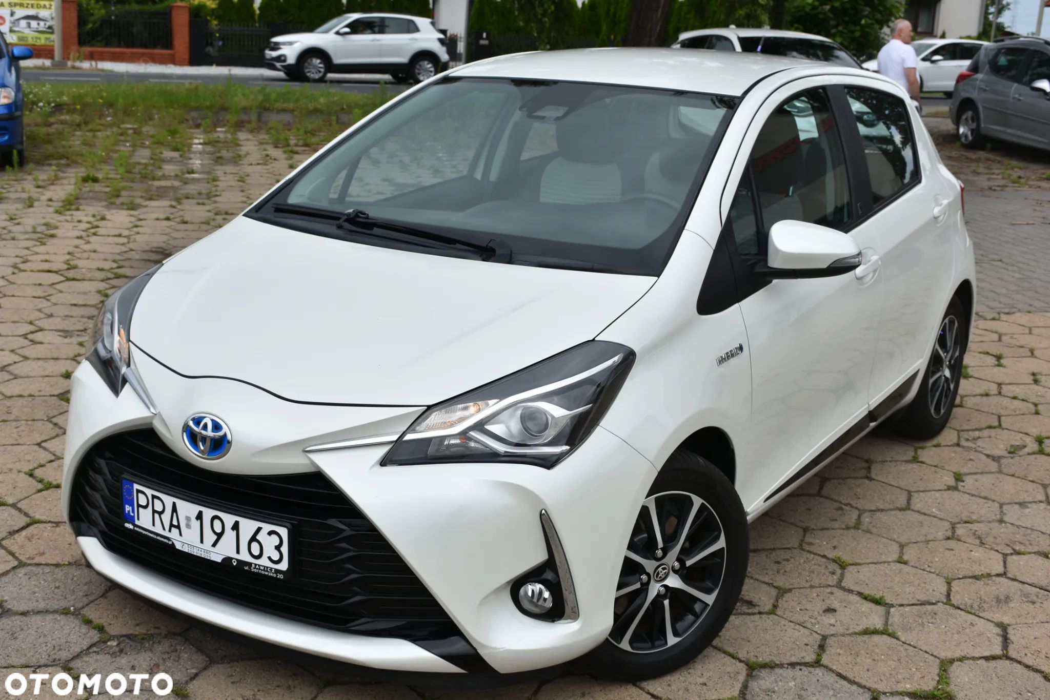 Toyota Yaris ver-hybrid-100-dynamic - 1