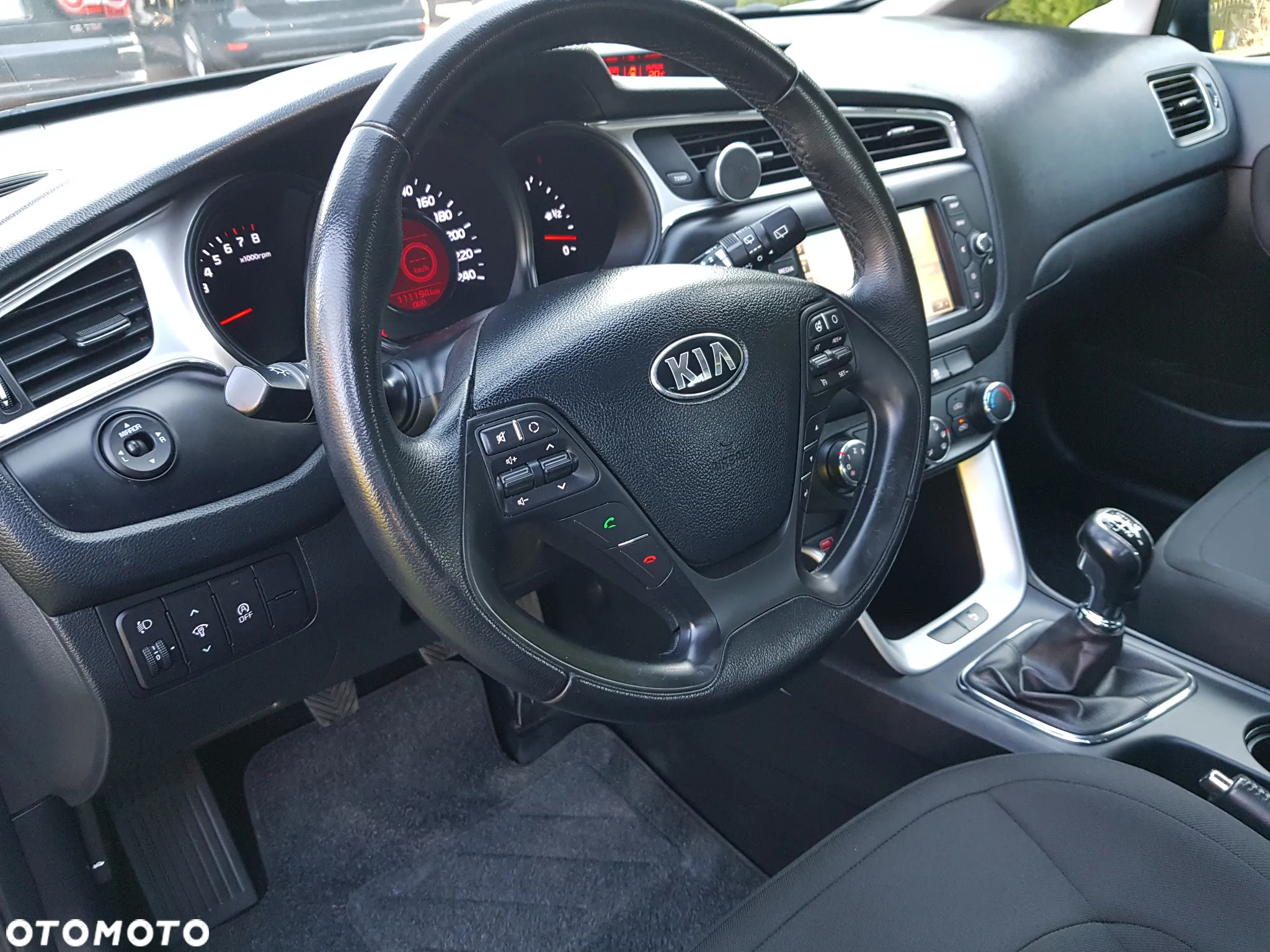 Kia Ceed 1.6 GDI Dream-Team Edition - 32