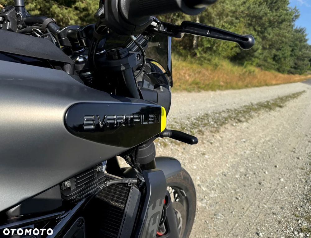 Husqvarna Svartpilen - 14