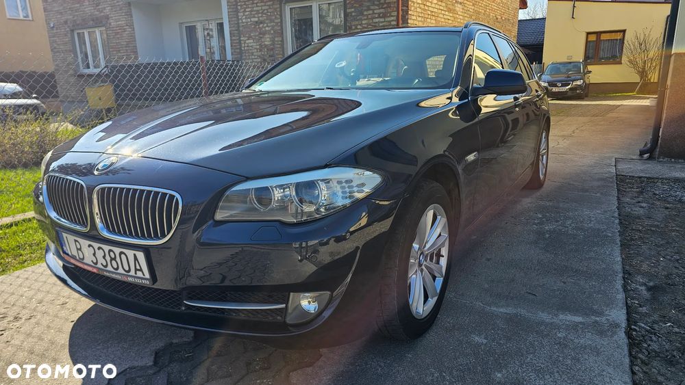 BMW Seria 5 525d xDrive - 12
