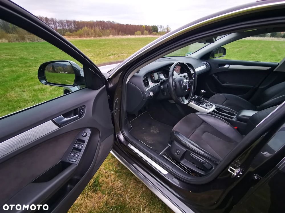 Audi A4 Allroad - 12