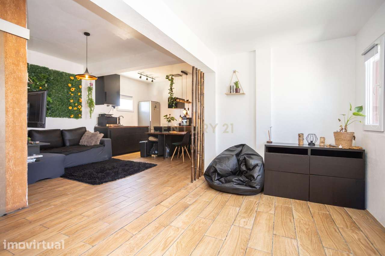 Moradia T2Renovada com Quintal e Jardim – O Refúgio Ideal para Viver c - Grande imagem: 4/37