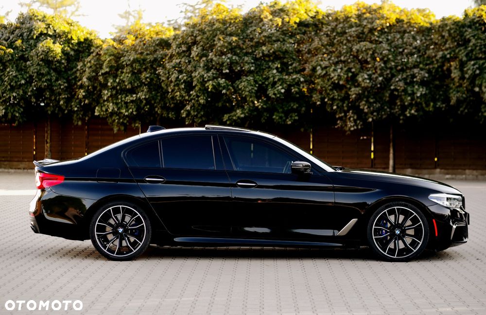 BMW Seria 5 M550i xDrive sport - 11