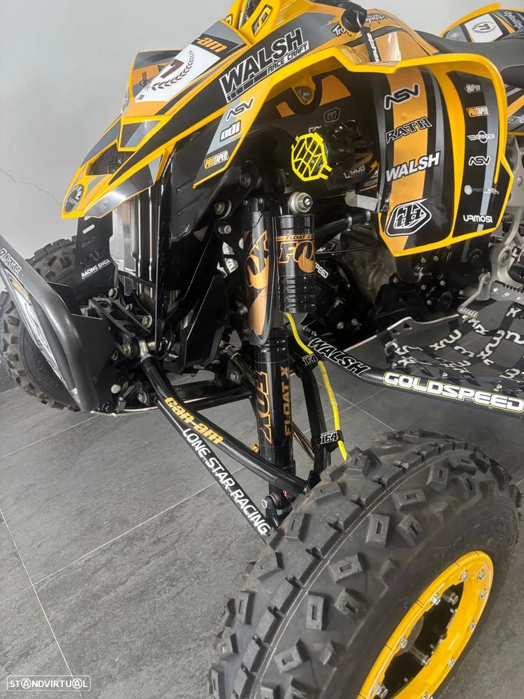 Can-Am Defender - 10