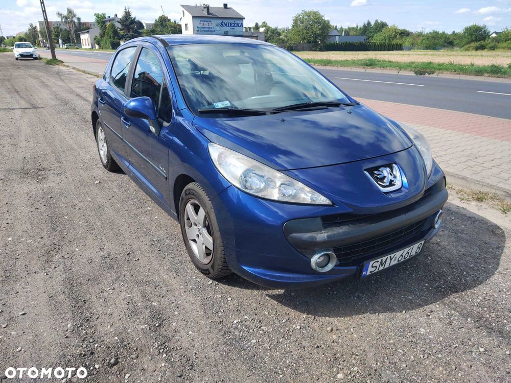 Peugeot 207 - 1