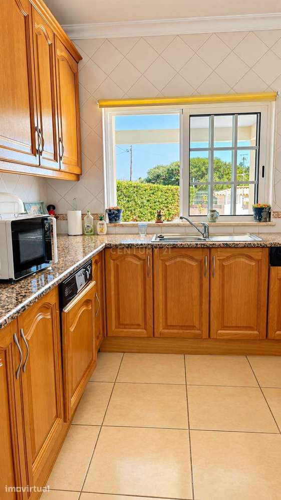 Moradia T2 Duplex com Piscina Privativa - Condomínio Fechado - Mosquei - Grande imagem: 2/23