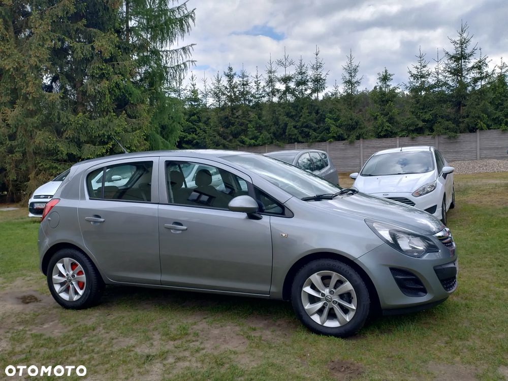 Opel Corsa 1.2 16V Edition / Active - 9