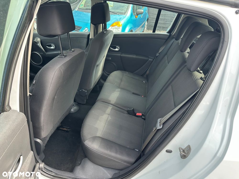 Renault Clio 1.2 16V 75 Dynamique - 13