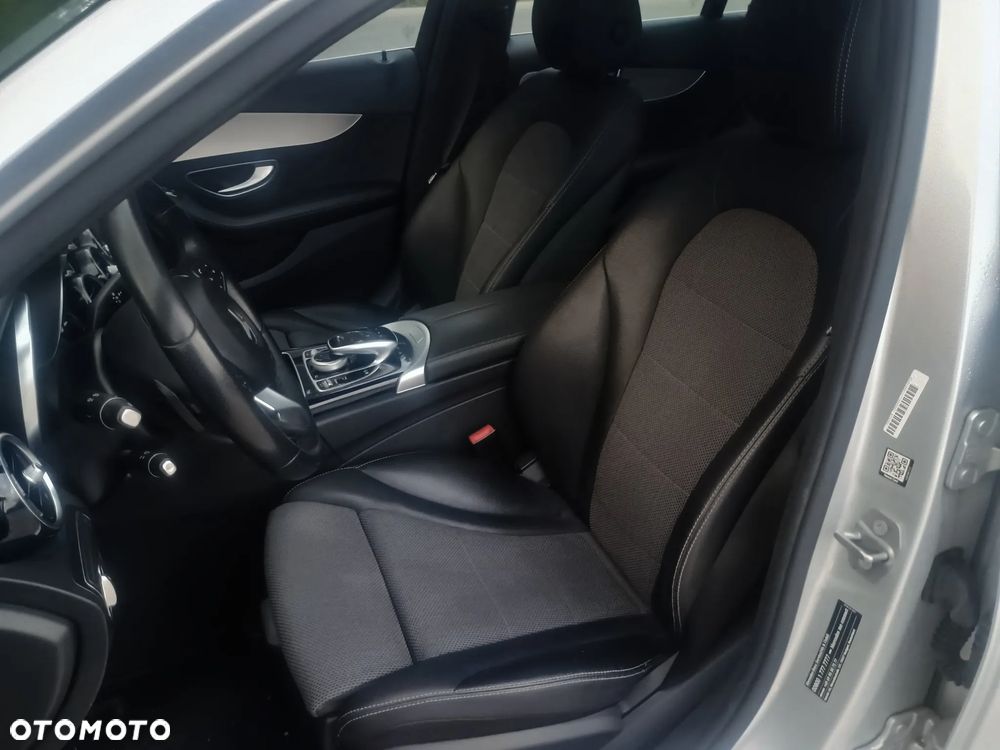 Mercedes-Benz Klasa C 200 4Matic 9G-TRONIC Avantgarde - 14