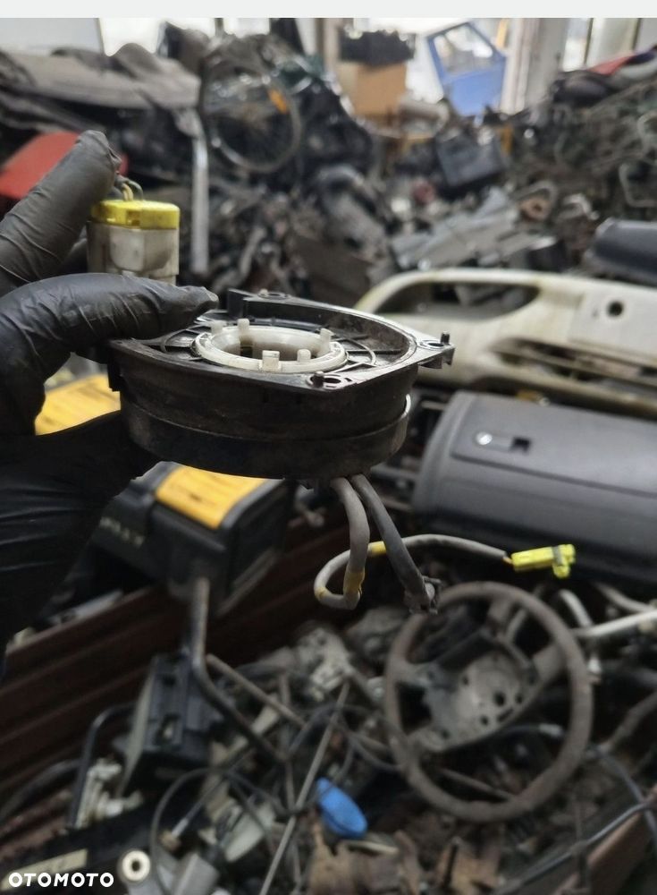 Sprężyna śrubowa poduszki powietrznej Nissan - 6